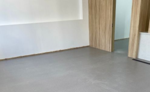 PVC塑胶地板铺装阶梯教室立面施工指南：地面要求、立面标准及处理方法
