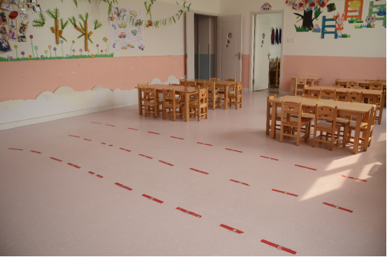 幼儿园铺对PVC地板促招生