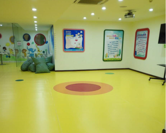 幼儿园用地板